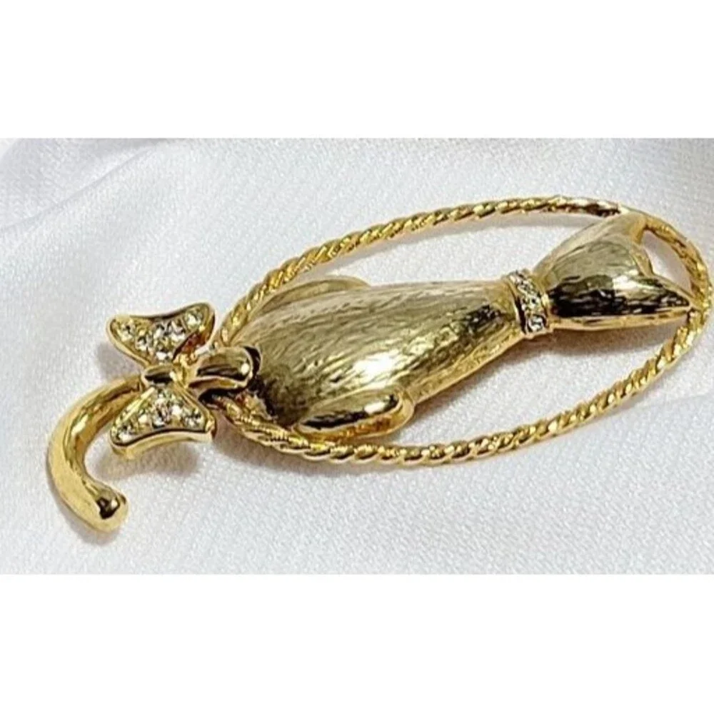 Vintage Gold Tone Pin Brooch Cat with Articulated Tail Rhinestones 2.5